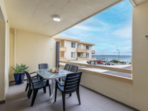 4 Bay Village 51 Shoal Bay Rd